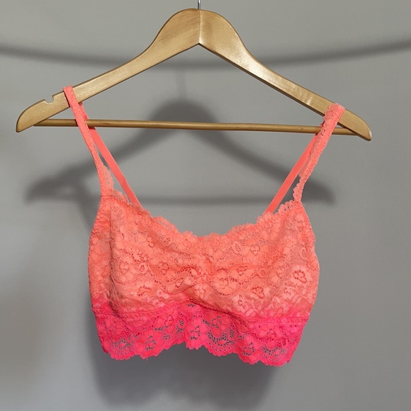 FREE w/ 3+ Bundle ✴️ La Senza Ombré Lace Bralette
